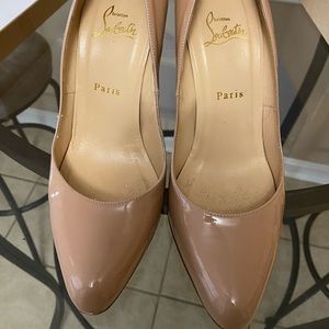 AUTHENTIC Christian Louboutin Nude Décolleté sz 39